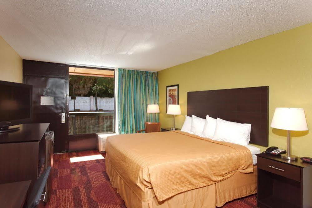 Hotel Quality & Bayside Near Pensacola